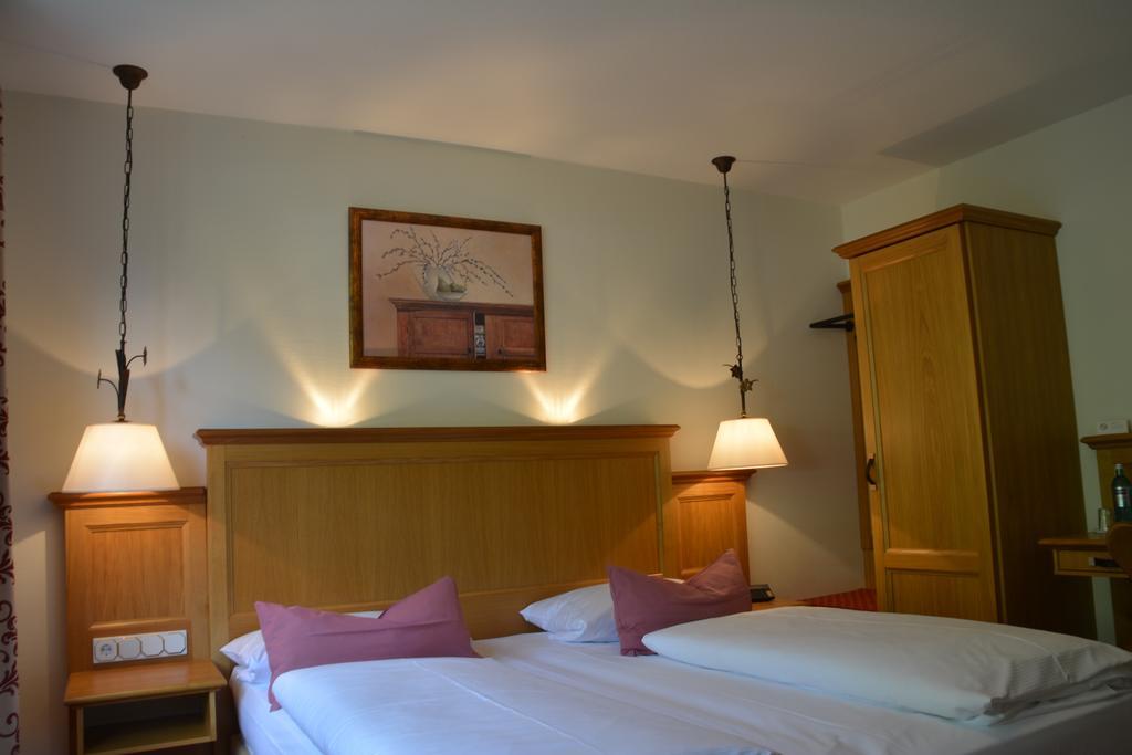 Landgasthof Hotel Hess Neuenstein  Exteriör bild